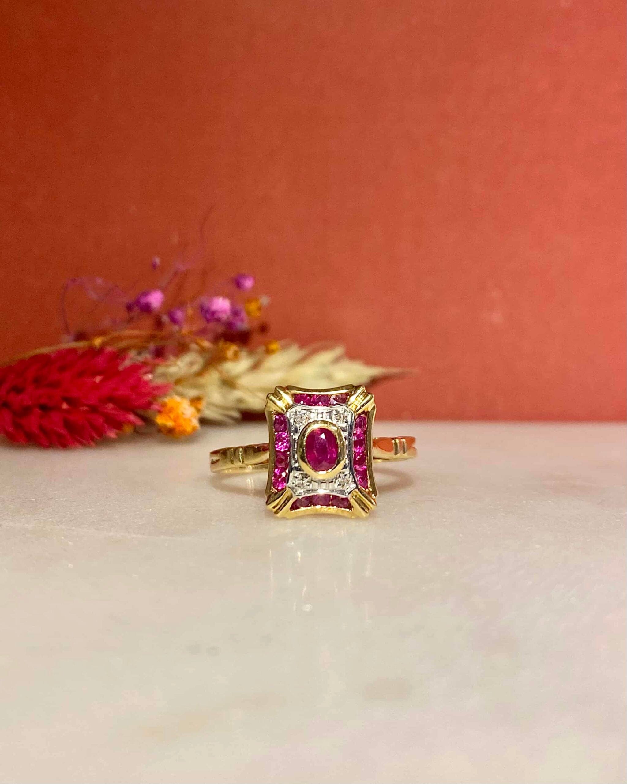 Bague Cocktail Art Déco En Platine 950 - Diamants Et Moissanite Rouge - Taille Asscher 3,69 Cts - Taille 54